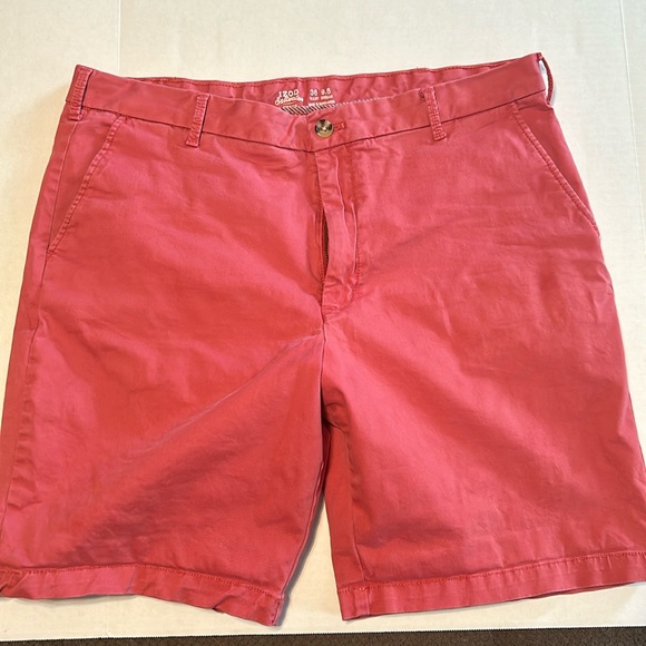Men’s Izod shorts. 36inch waist and 9.5 inseam - Picture 1 of 1